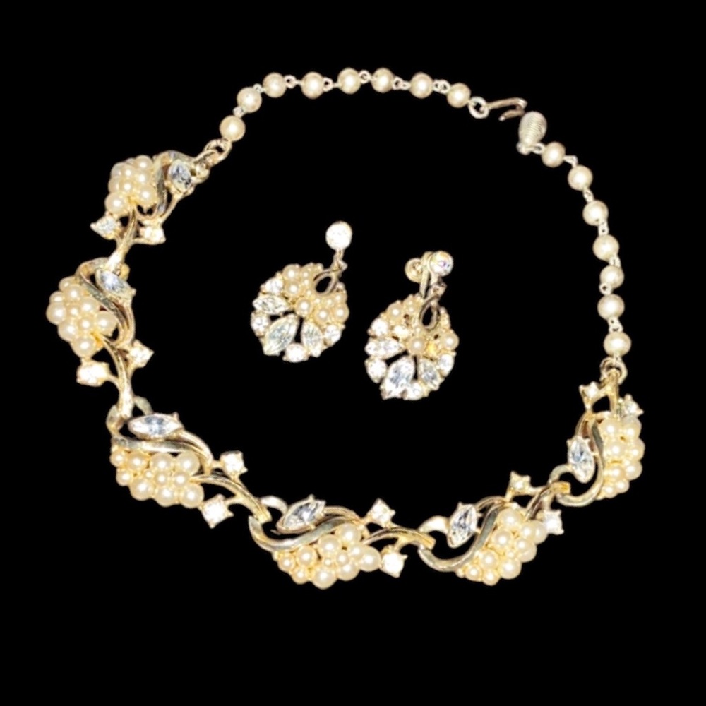 1940-1960s (Circa) STAR Signed Matching Jewelry Set - Necklace & Earrings. - Picture 4 of 14